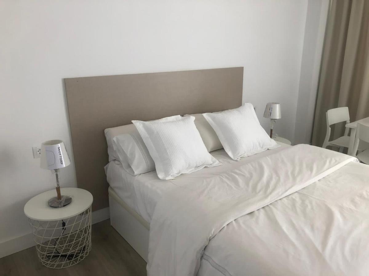 Carihuela Beach Apartamentos Torremolinos Exterior photo